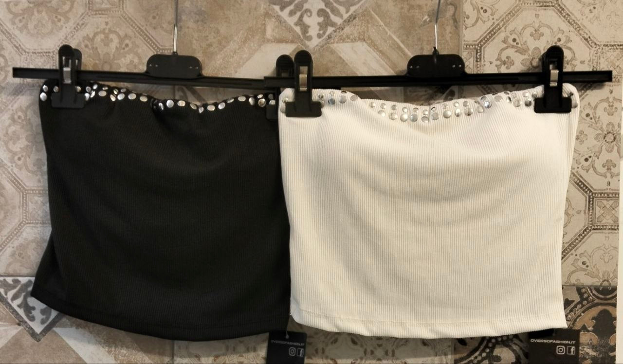 top a faschia a costine con ddettagli gioiello