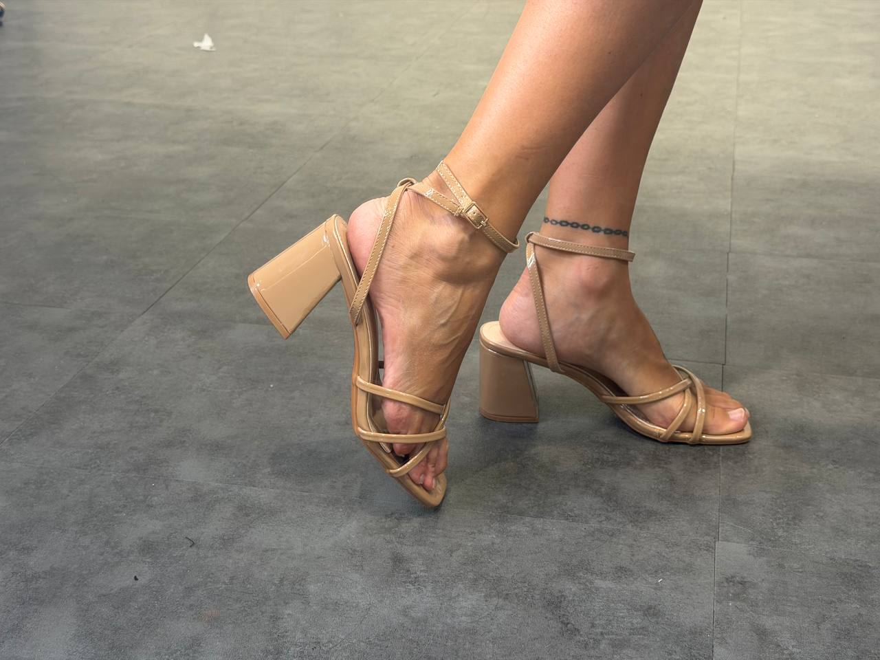 sandalo nude tacco 6cm