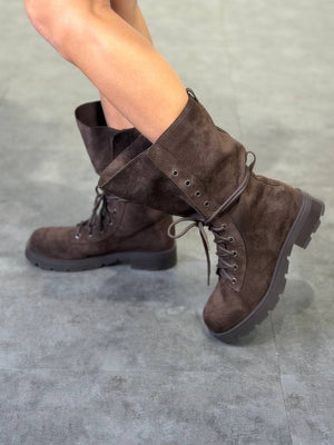 stivale look scamosciato