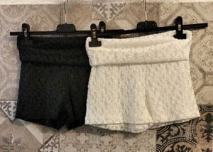 shorts in pizzo