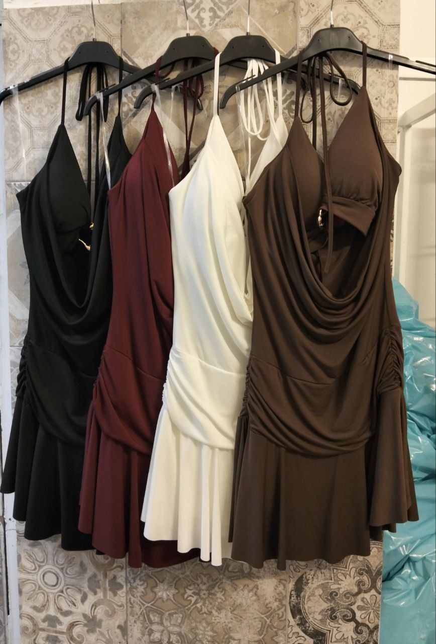 Abito Corto Donna Drappeggiato con Scollo Morbido Spalline Sottili e Gonna Svasata