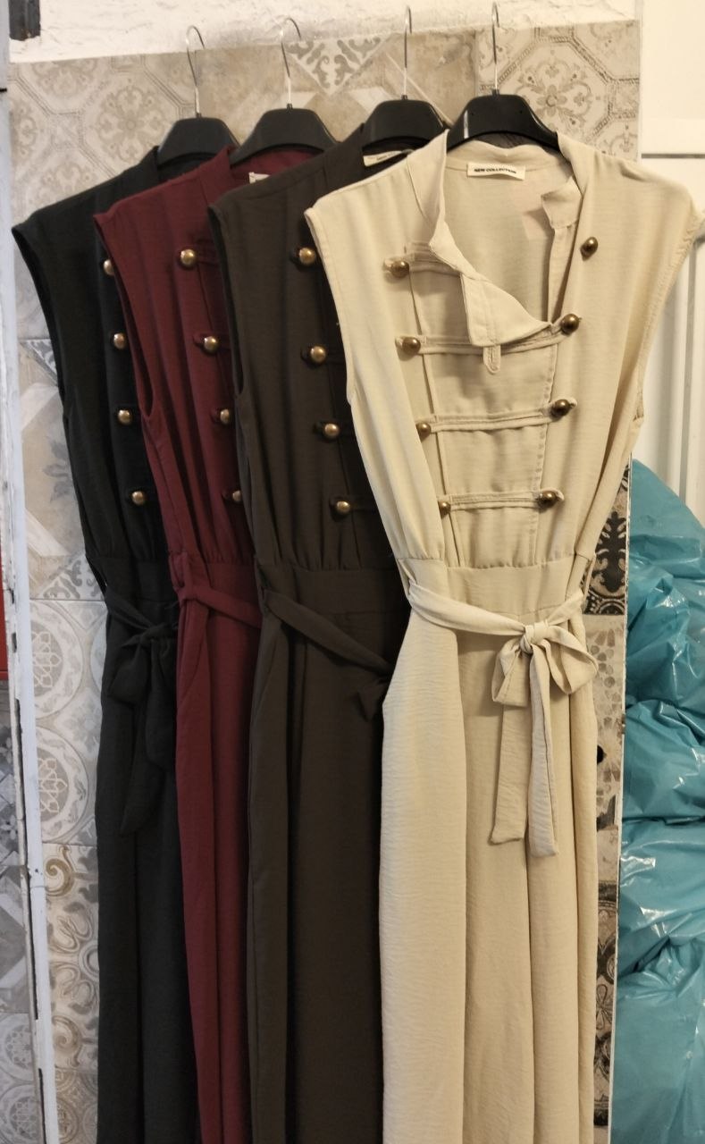 Jumpsuit con Bottoni Decorativi Cintura in Vita e Scollo Coreano