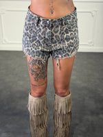 shorts leo