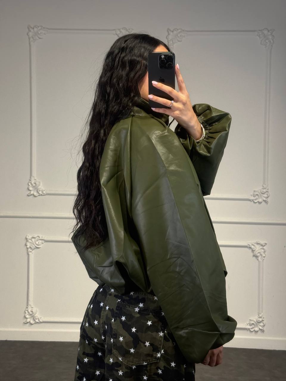 bomber in pelle con fiocco
