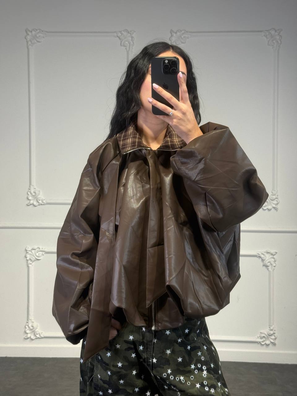 bomber in pelle con fiocco
