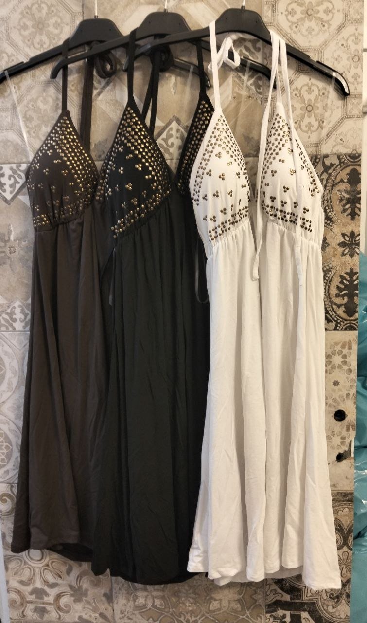 Abito con Scollo all’Americana e Applicazioni Metalliche sul Corpetto - Dverso Fashion