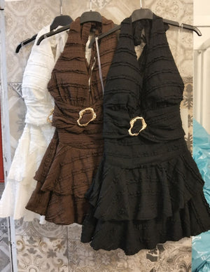 Abito Corto Donna con Scollo Profondo Cintura Gioiello e Gonna a Balze - Dverso Fashion