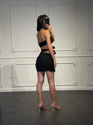 Abito Corto in Pizzo con Cut Out Laterale Drappeggio e Spilla Sole - Dverso Fashion