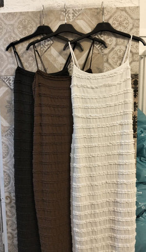 Abito Midi Donna Aderente con Spalline Sottili e Balze Orizzontali - Dverso Fashion