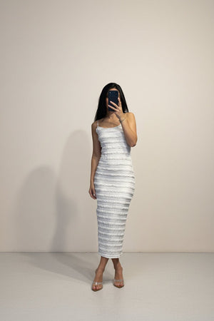 Abito Midi Donna Aderente con Spalline Sottili e Balze Orizzontali - Dverso Fashion