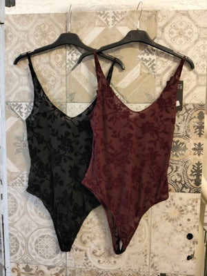 Body con spalline sottili e decorazioni floreali - Dverso Fashion