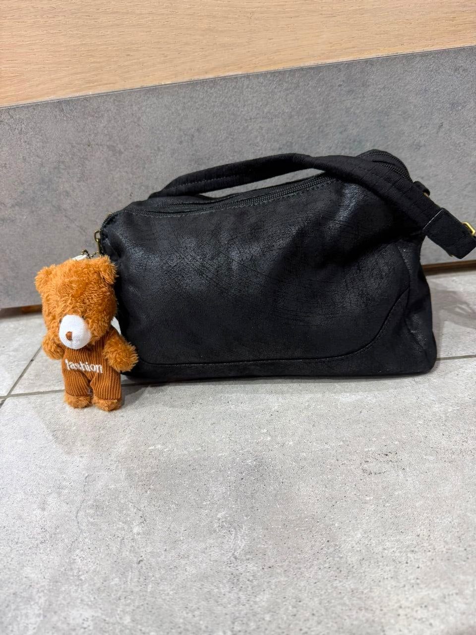 Borsa a spalla effetto scamosciato con peluches - Dverso Fashion