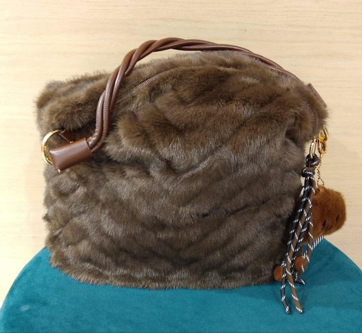 borsa peluches a secchiello - Dverso Fashion