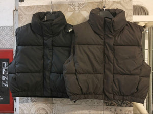 Gilet imbottito cropped con collo alto e fondo elasticizzato - Dverso Fashion