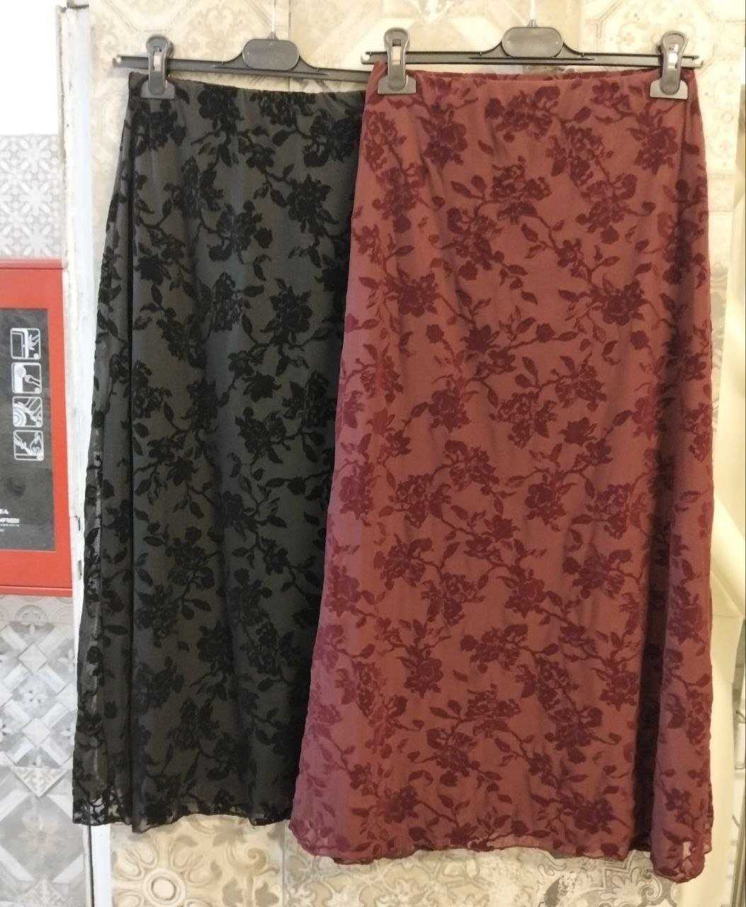 Gonna midi con decorazione floreale - Dverso Fashion