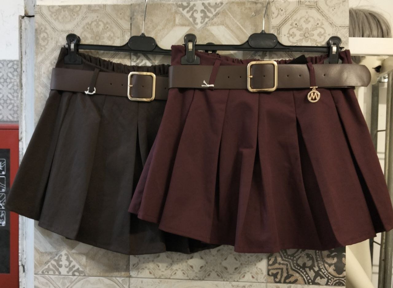 gonna pantaloncino con dettaglio gioiello - Dverso Fashion