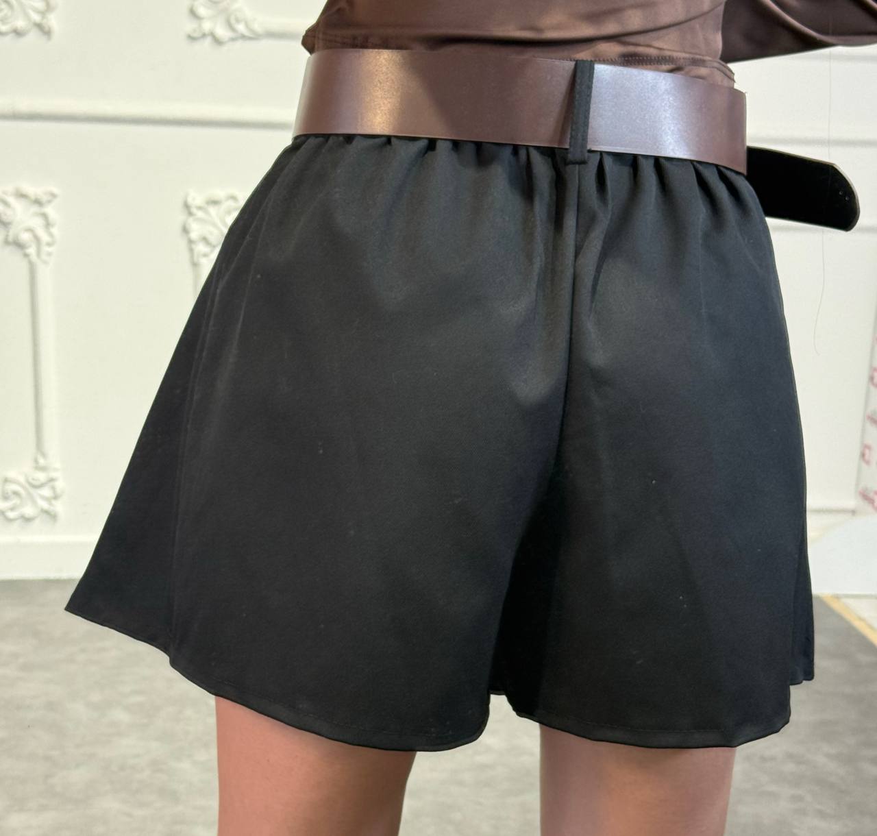 gonna pantaloncino con dettaglio gioiello - Dverso Fashion