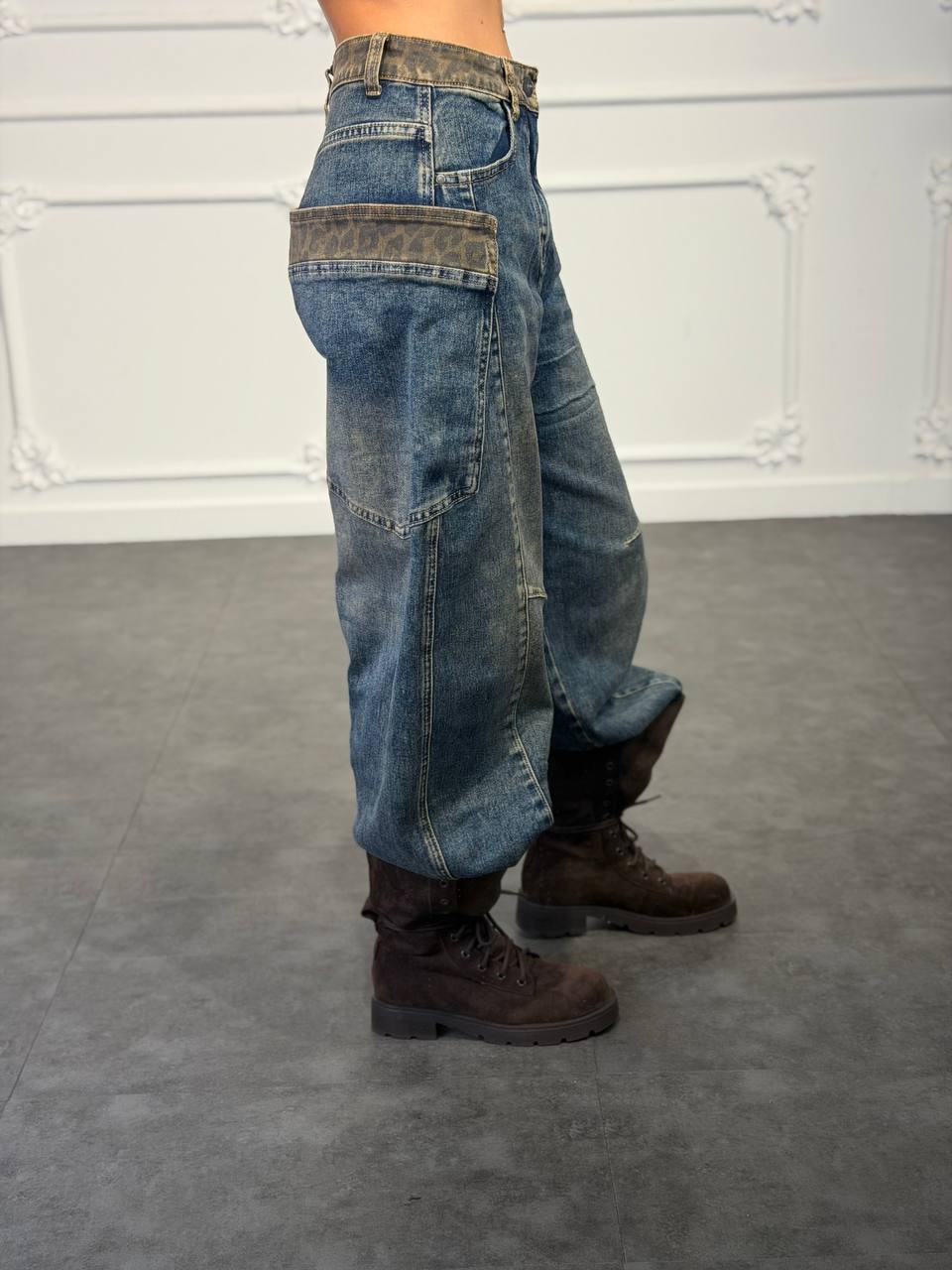 Jeans baffi leo - Dverso Fashion