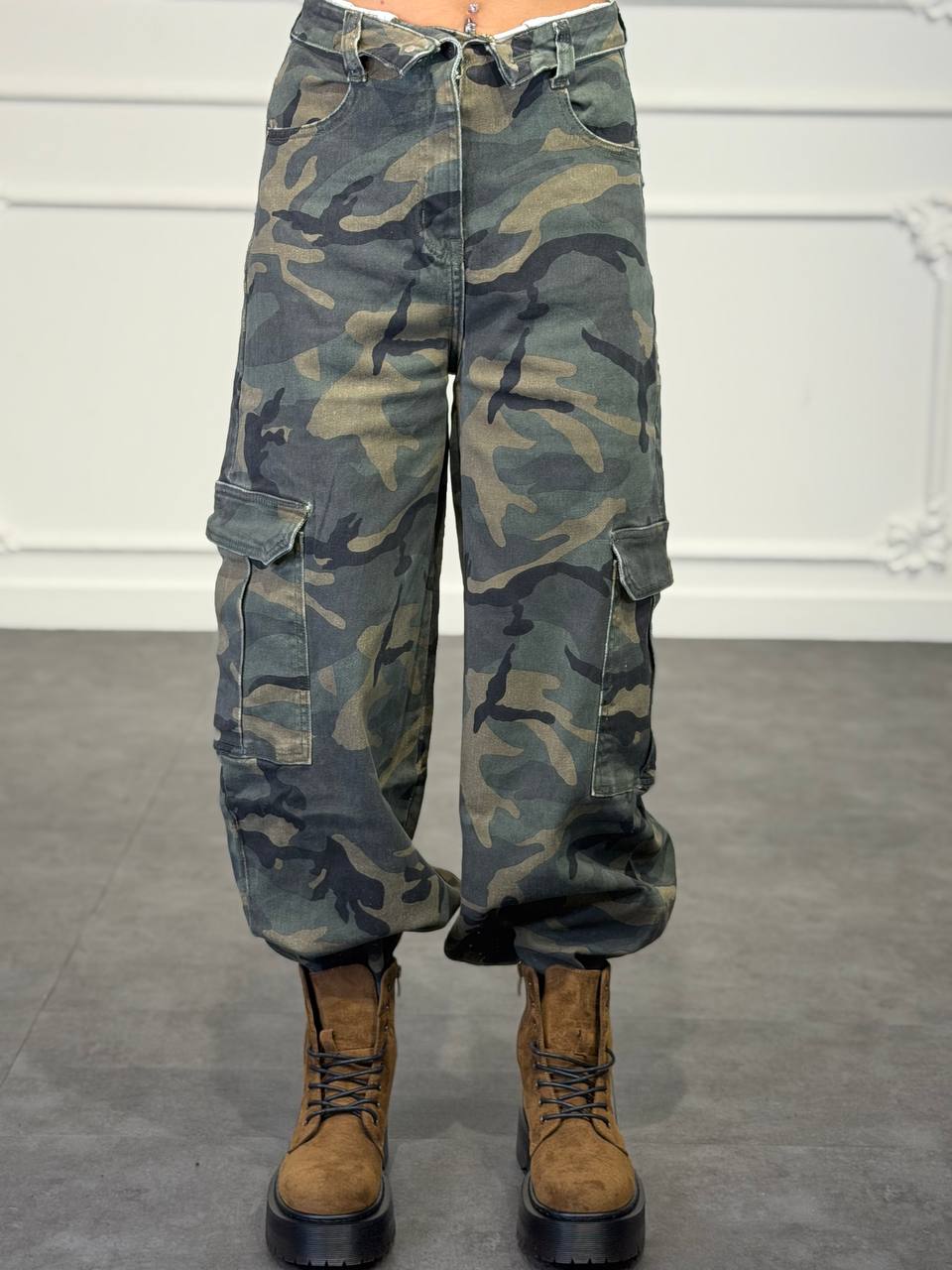 jeans cargo mimetico con tasconi - Dverso Fashion