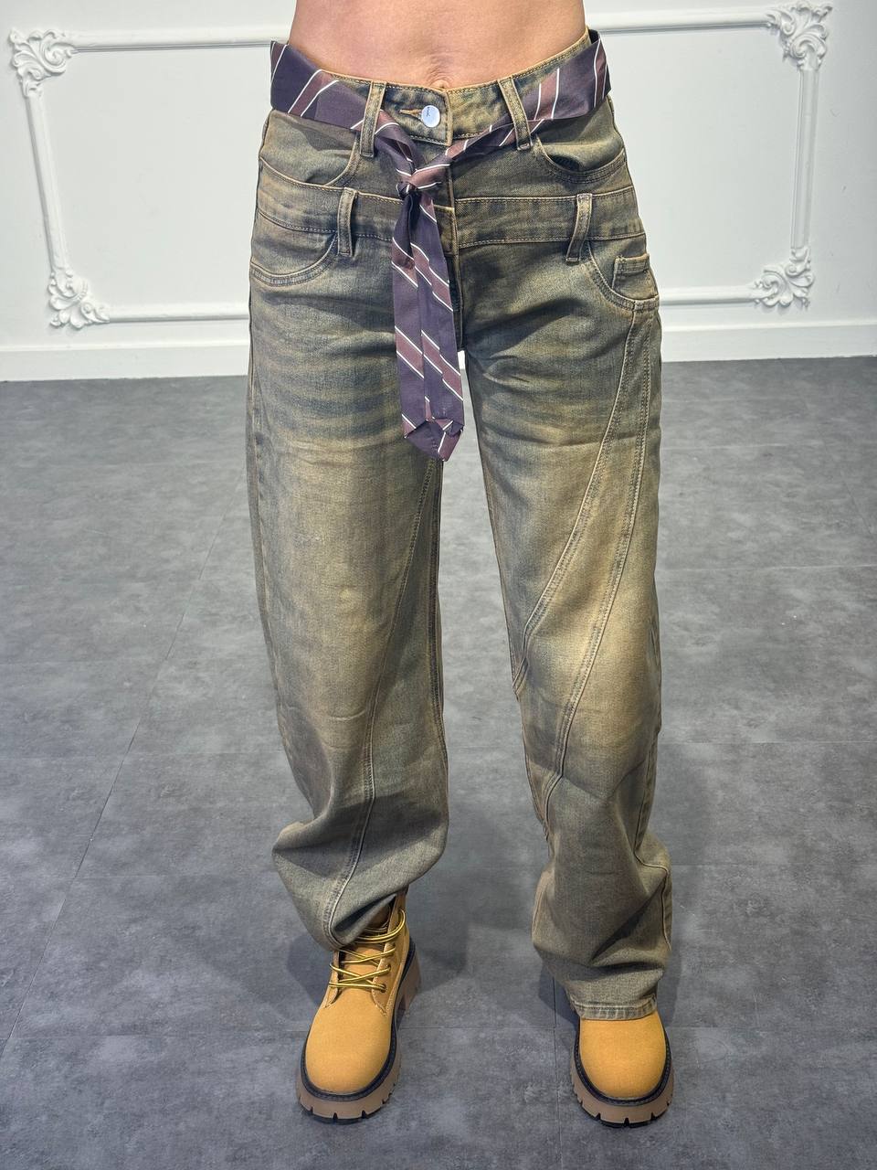 Jeans con Cravatta - Dverso Fashion