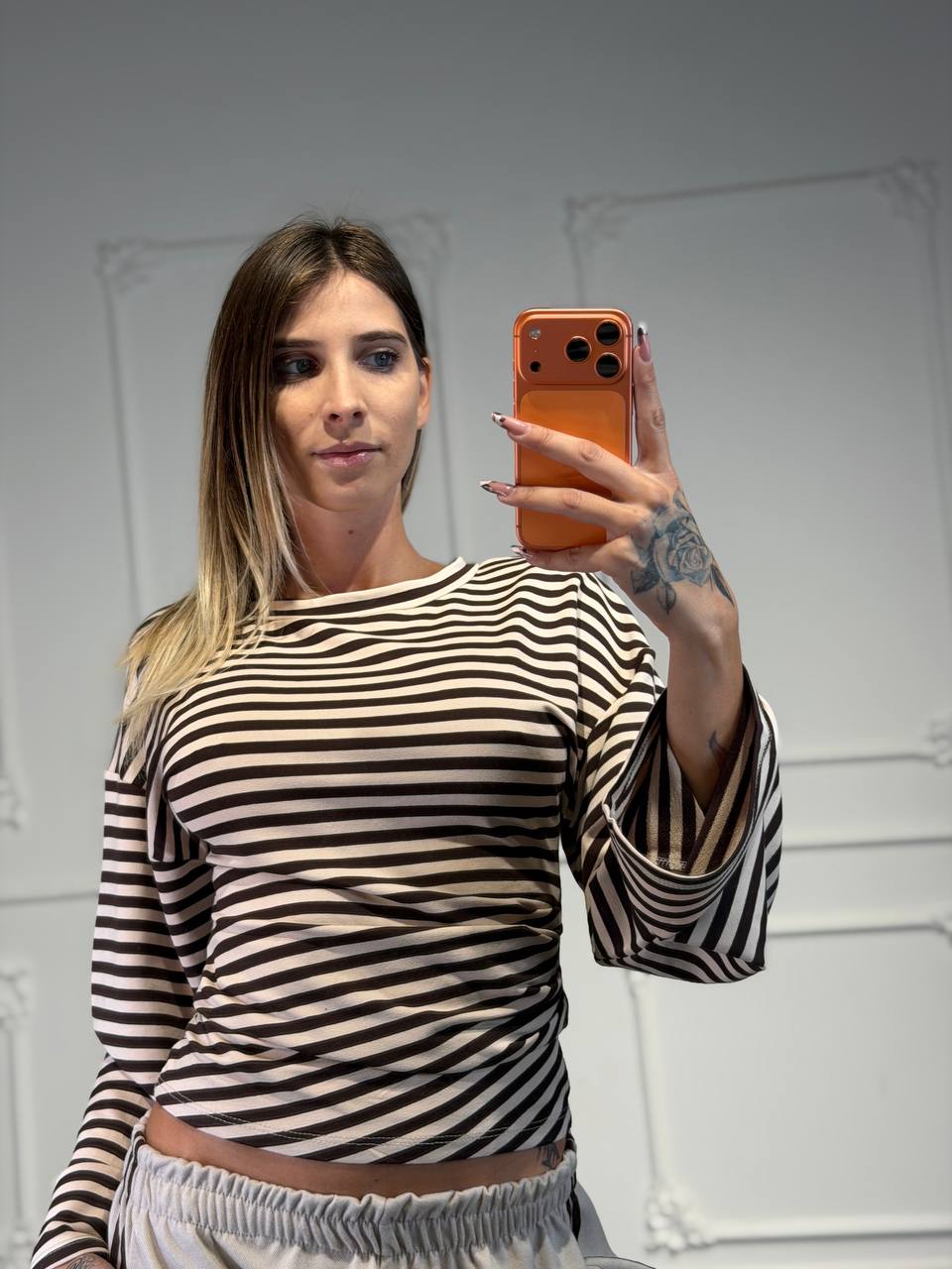 maglia a righe avvitata con manica a campana - Dverso Fashion
