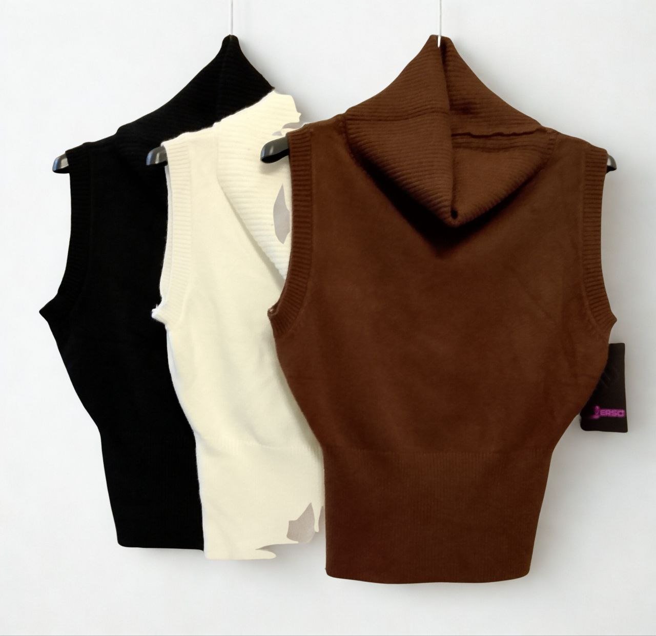 Maglia smanicata a collo alto - Dverso Fashion