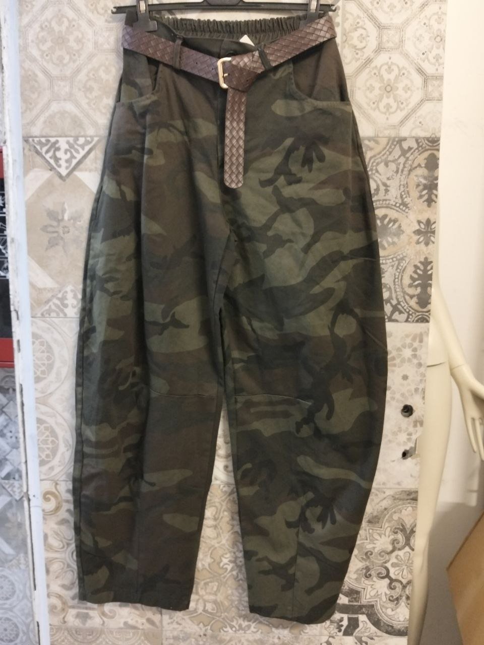 pantalone solid con cinta - Dverso Fashion