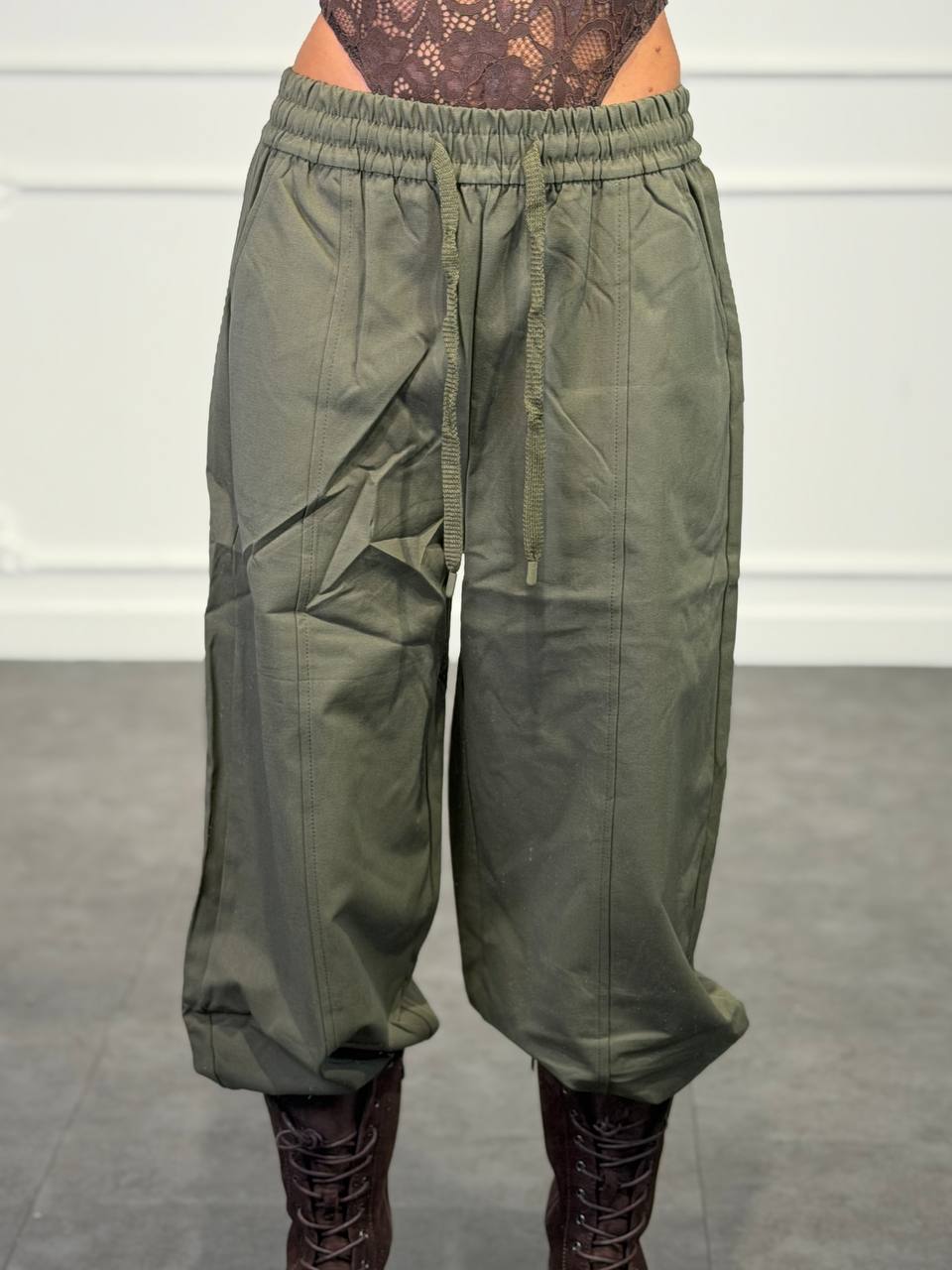 Pantaloni cargo balloon con vita elasticizzata e coulisse - Dverso Fashion