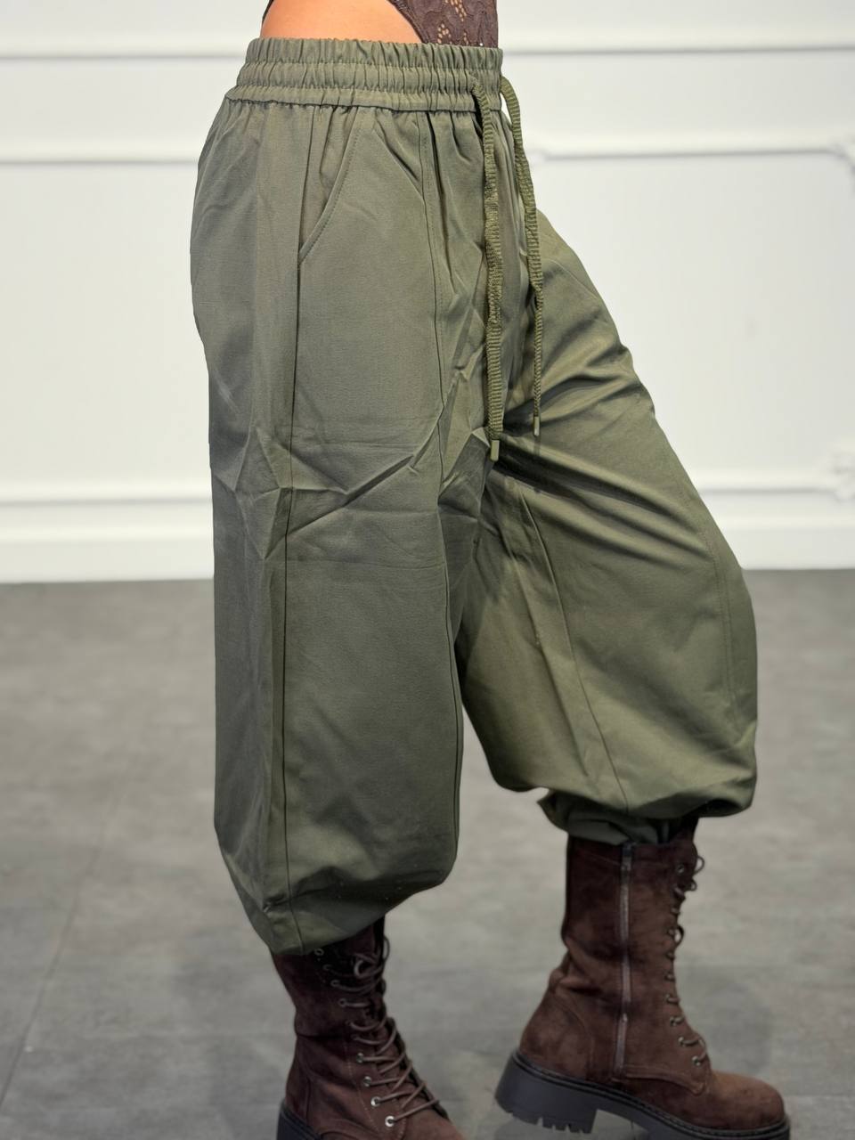 Pantaloni cargo balloon con vita elasticizzata e coulisse - Dverso Fashion