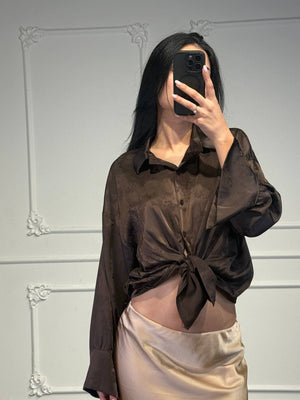 Camicia satinata oversize con motivo jacquard e maniche lunghe