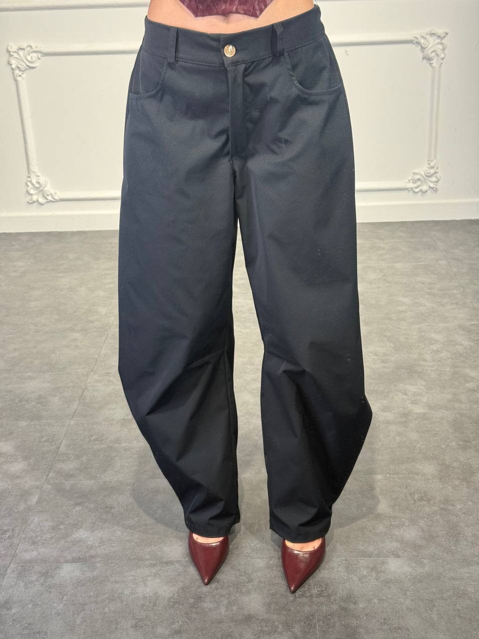 Pantalone balloon a vita alta con pinces e tasche laterali