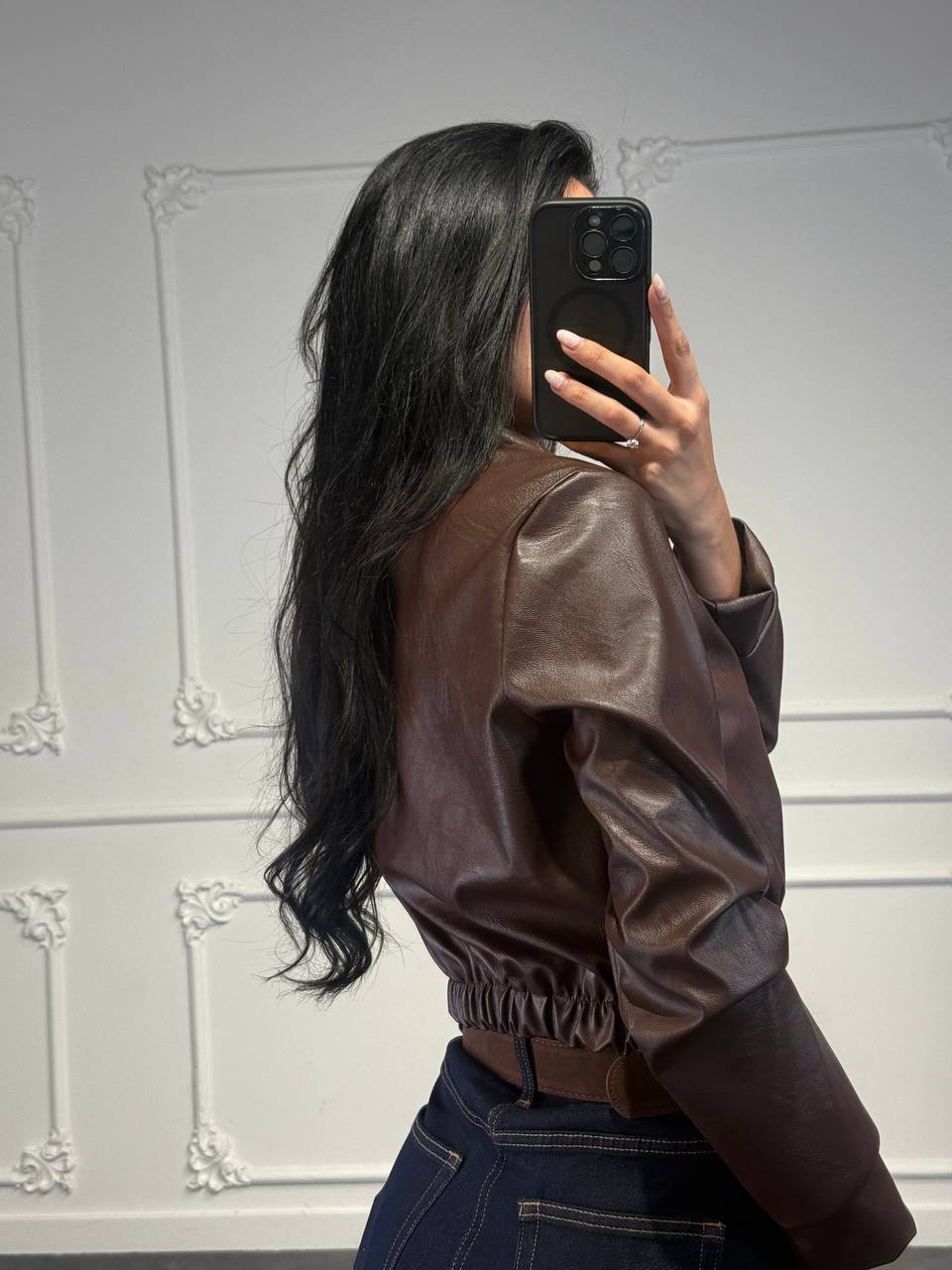 Giacca cropped in similpelle con zip ad anello