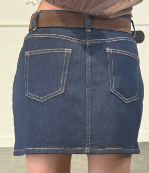 Gonna corta in denim a vita alta con cintura