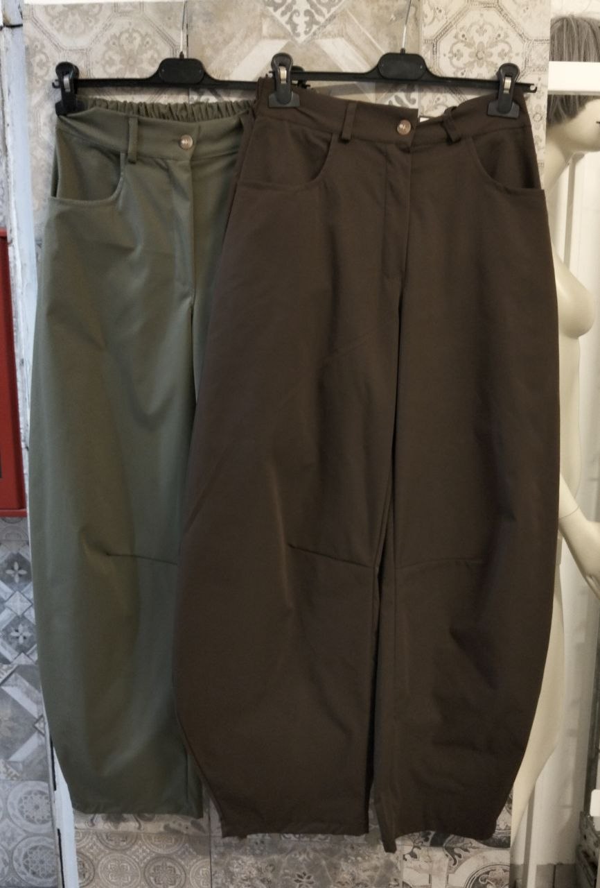 Pantalone balloon a vita alta con pinces e tasche laterali