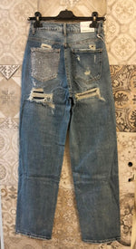 Jeans straight a vita alta con strappi, tasca posteriore con strass e dettagli destroyed