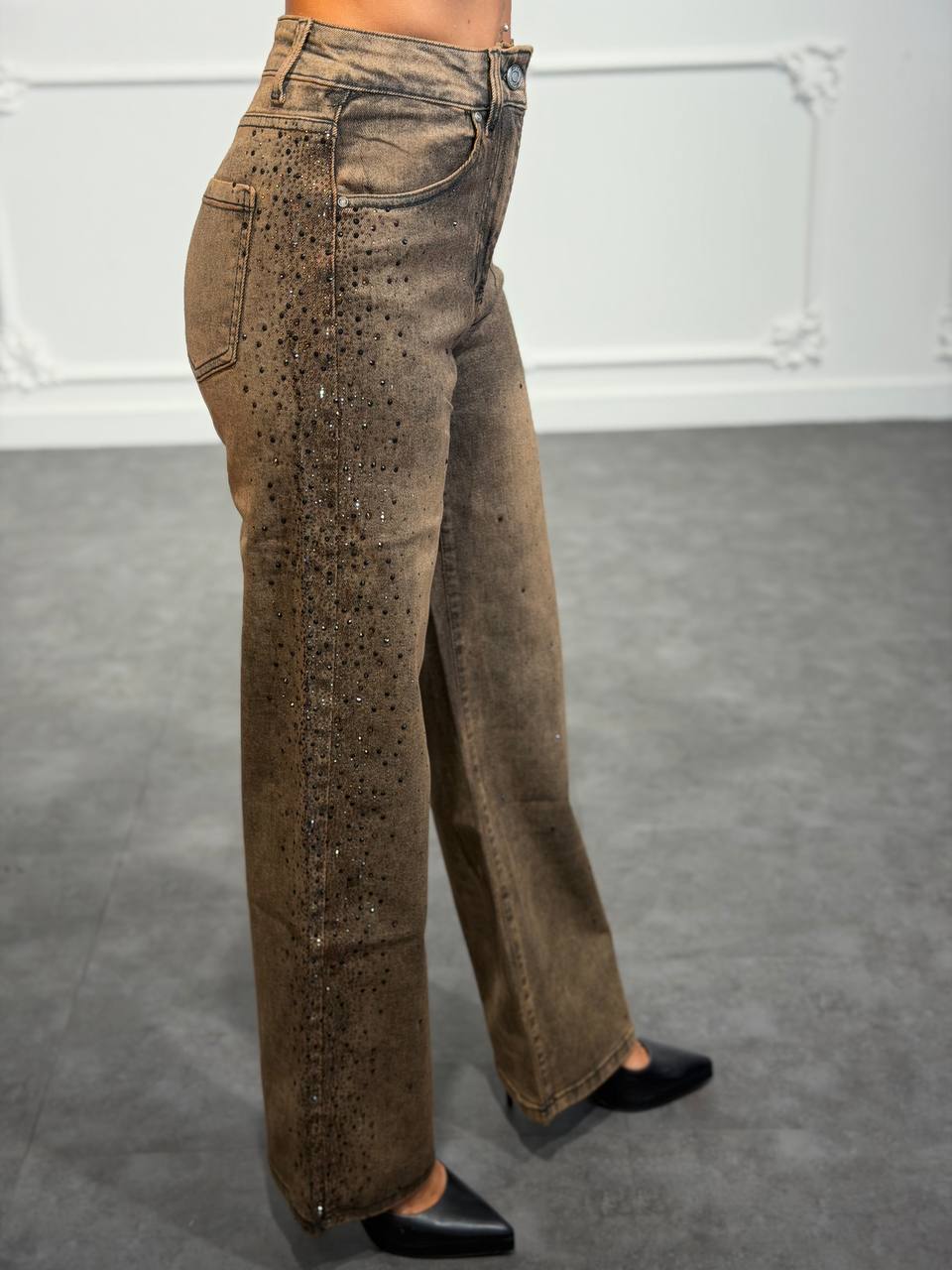 Jeans straight con strass degradé laterali