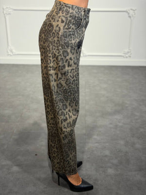 Jeans balloon animalier con strass all-over