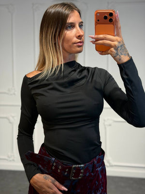 Maglia drappeggiata monospalla con maniche lunghe