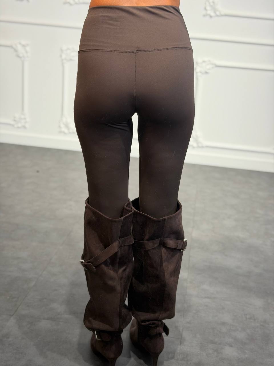 Leggings modellanti a vita alta con fascia larga e linea aderente