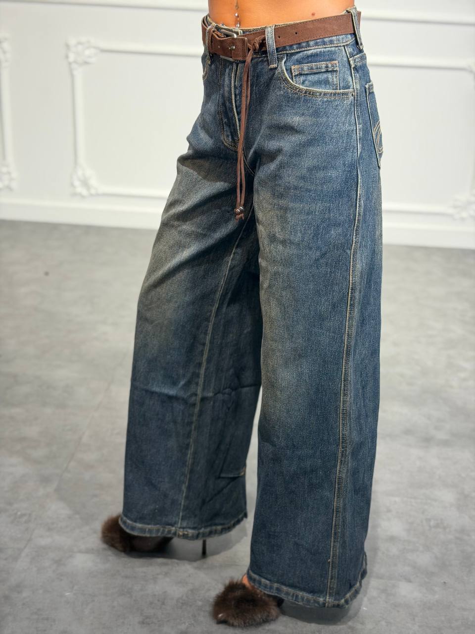 Jeans relaxed fit con cintura in vita