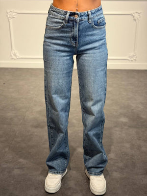 Jeans relaxed fit con vita regolare e gamba morbida