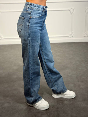 Jeans relaxed fit con vita regolare e gamba morbida