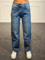 Jeans loose fit con gamba dritta e taglio morbido