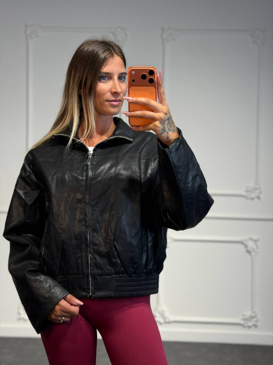 Giacca corta effetto pelle con zip frontale