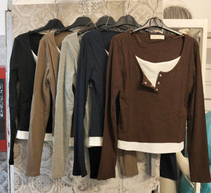 Maglia doppio effetto con canotta a contrasto