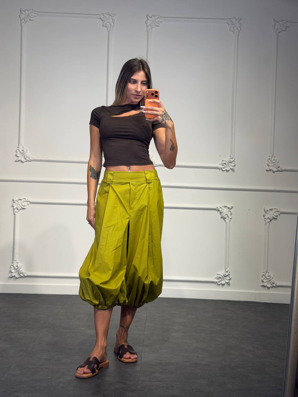 pantalone aladin corto