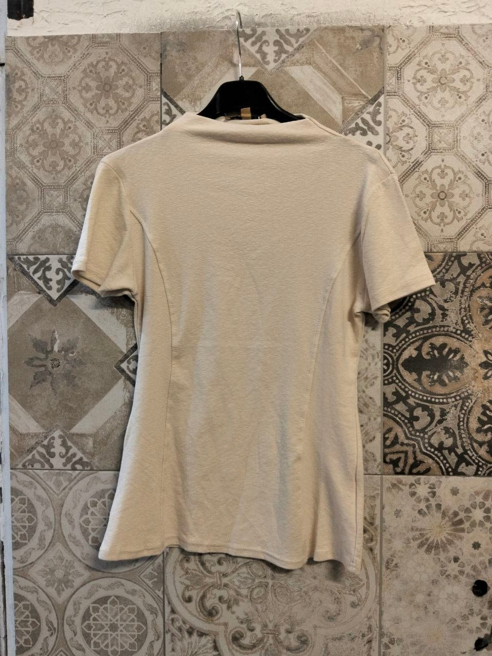 Maglia slim con collo lupetto