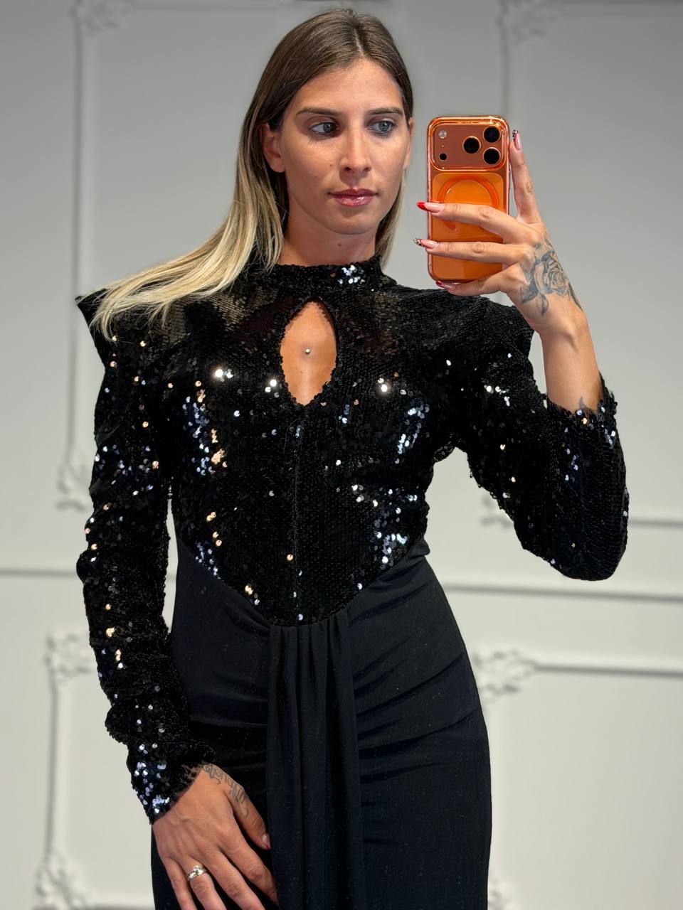 Abito lungo con corpetto in paillettes