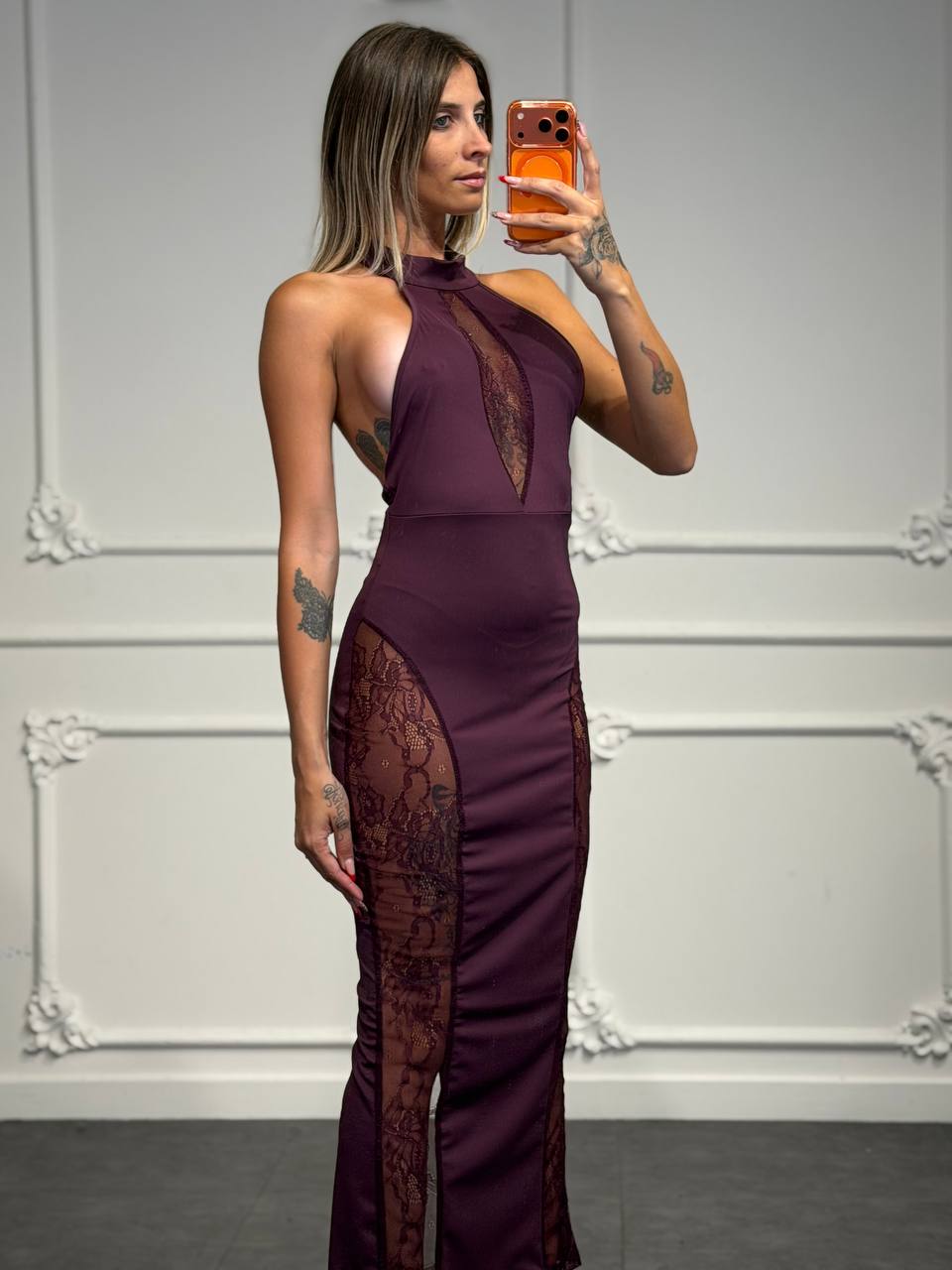 Abito lungo con scollo halter
