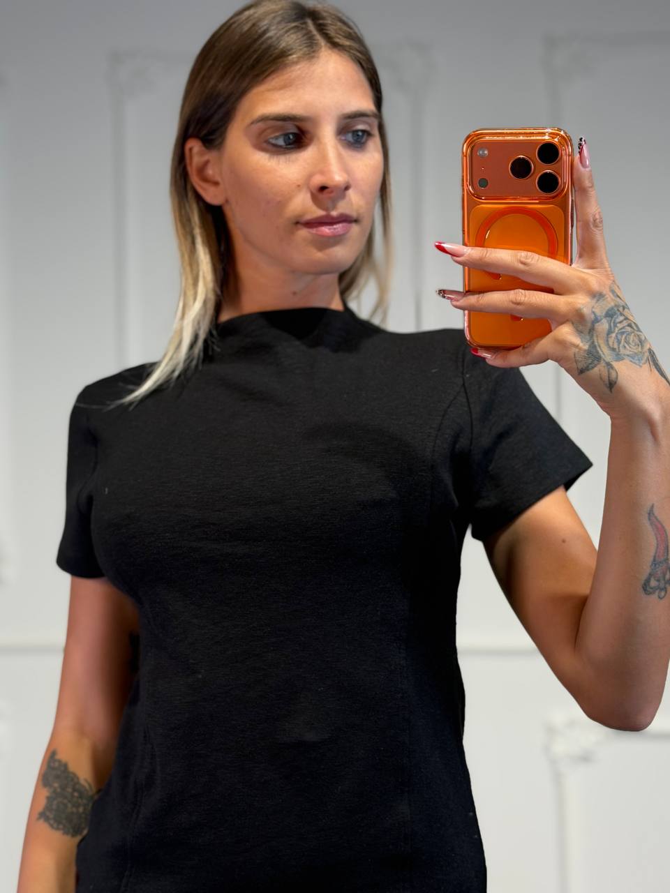 Maglia slim con collo lupetto